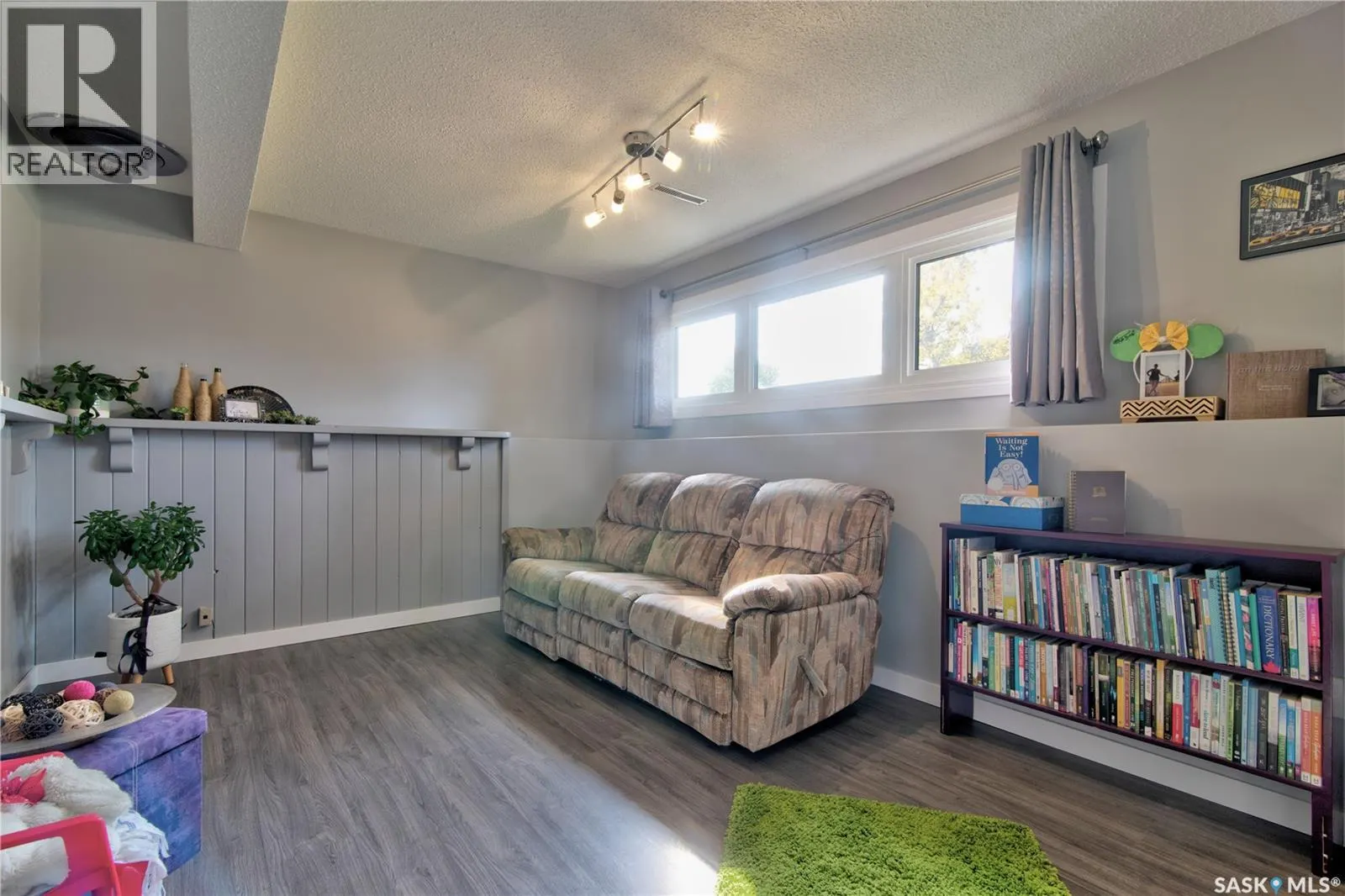 130 Walden CRESCENT