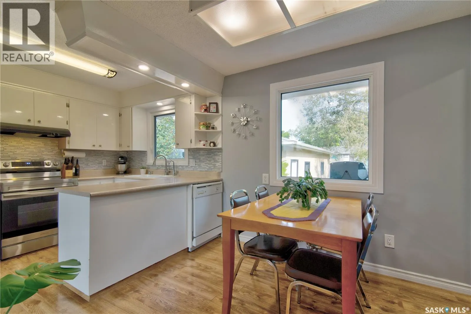 130 Walden CRESCENT