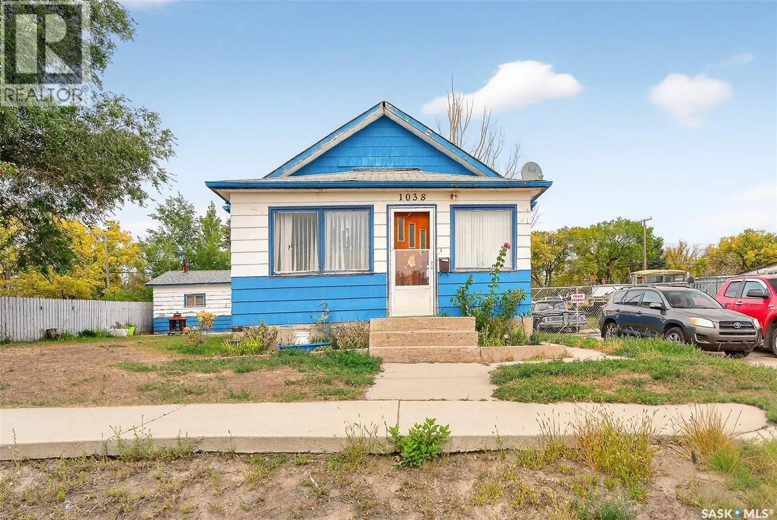 1038 Athabasca STREET E