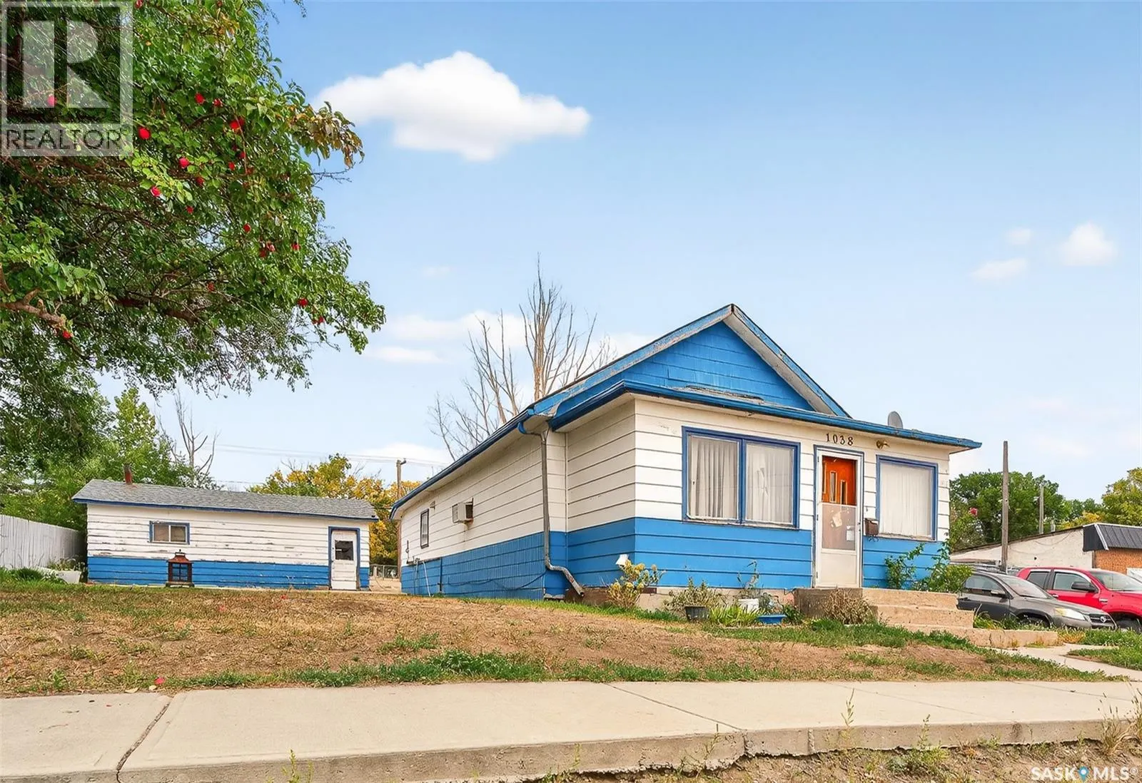 1038 Athabasca STREET E