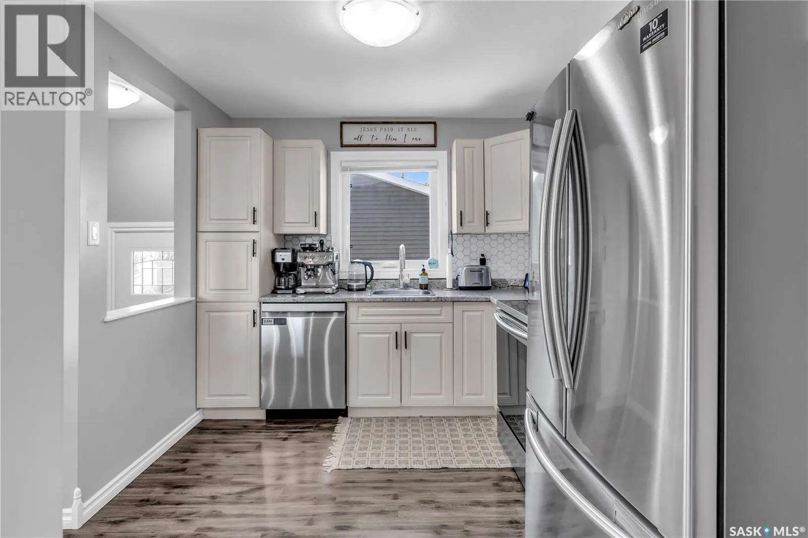 1035 Hall STREET W