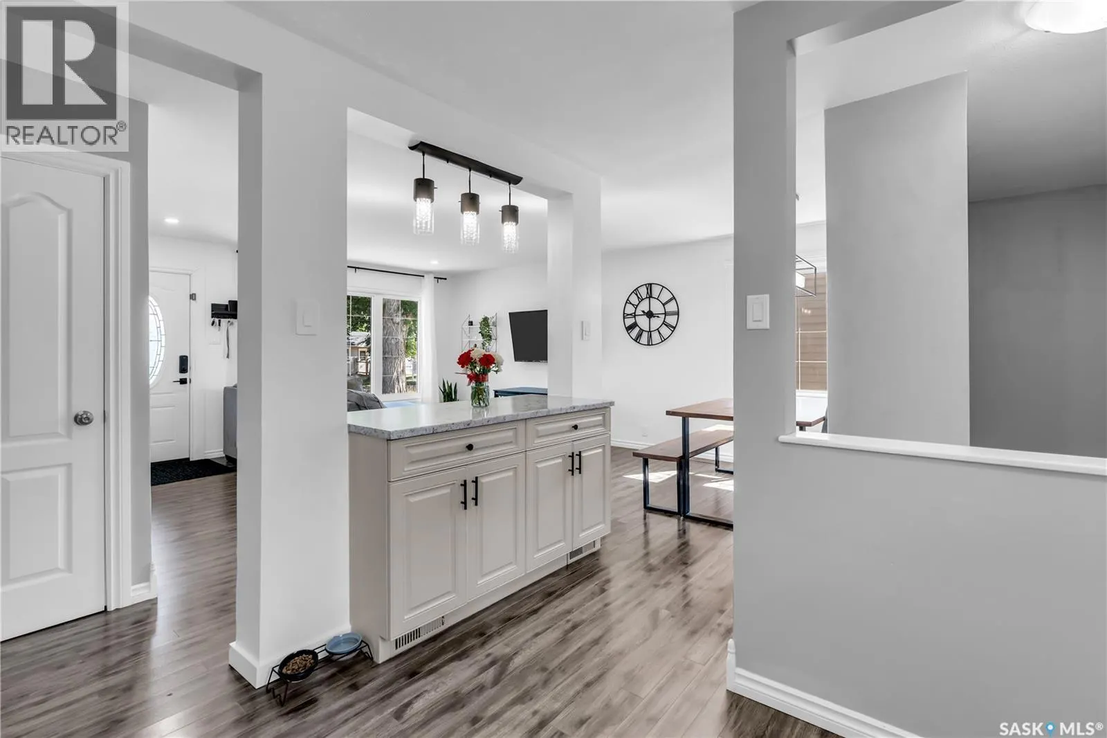 1035 Hall STREET W