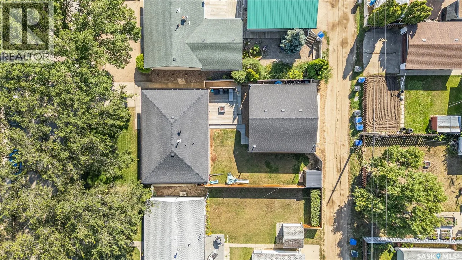 1035 Hall STREET W