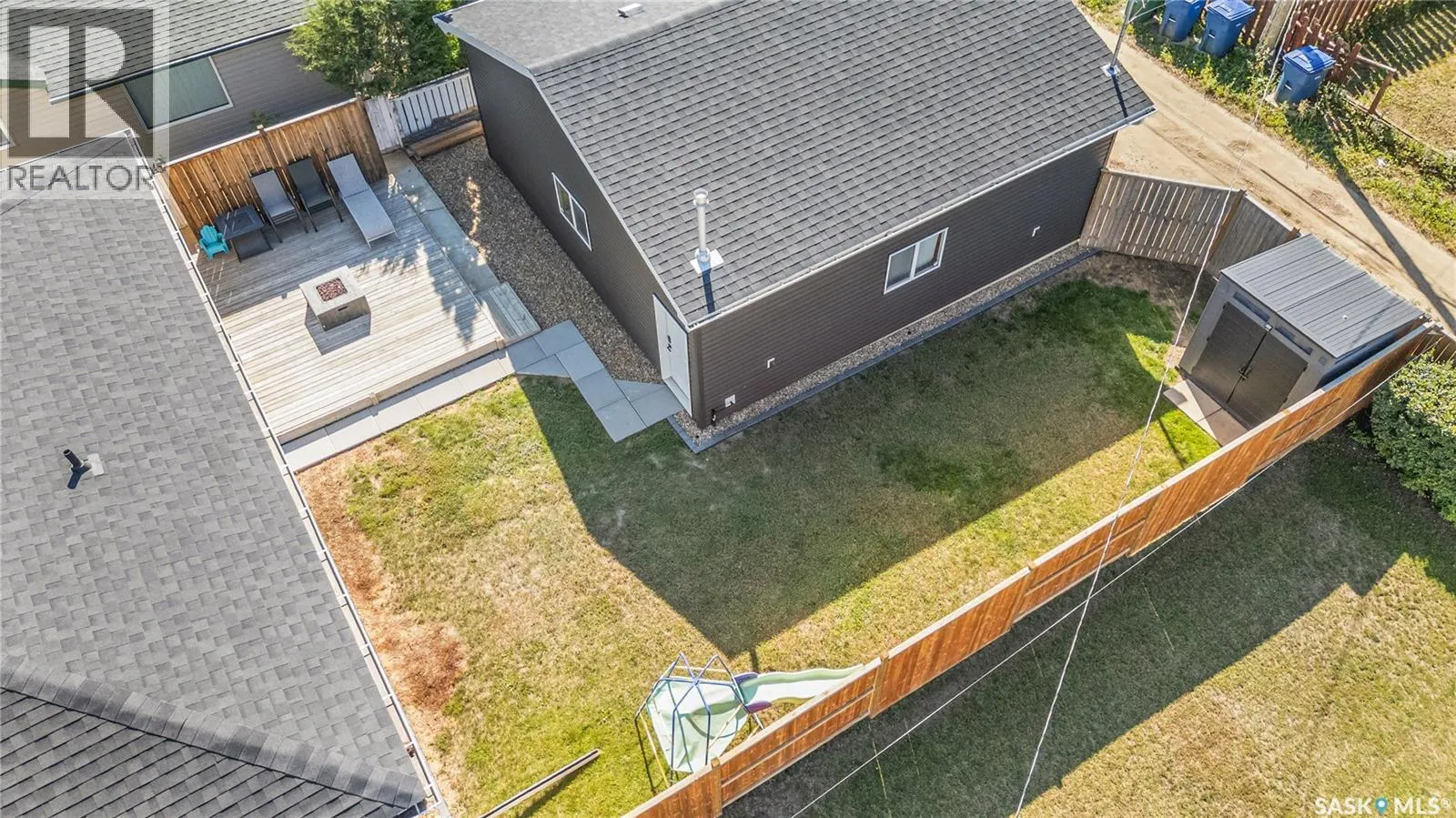 1035 Hall STREET W
