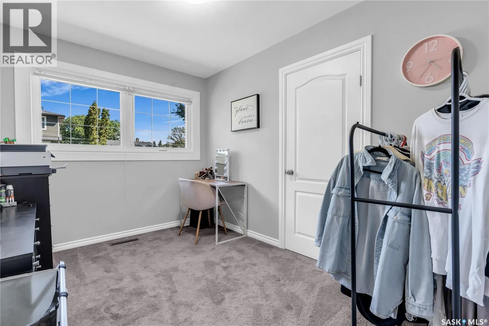 1035 Hall STREET W