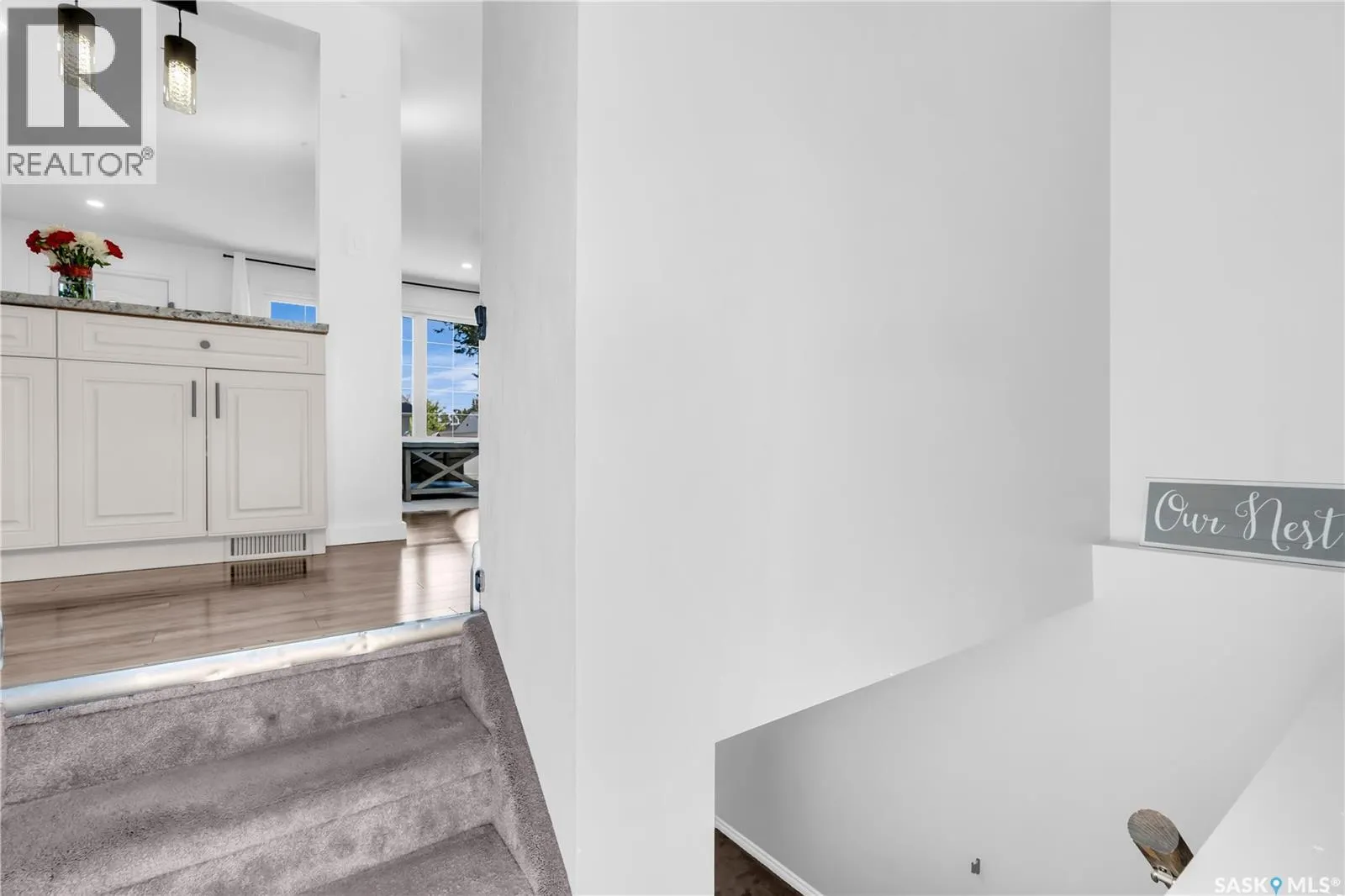 1035 Hall STREET W
