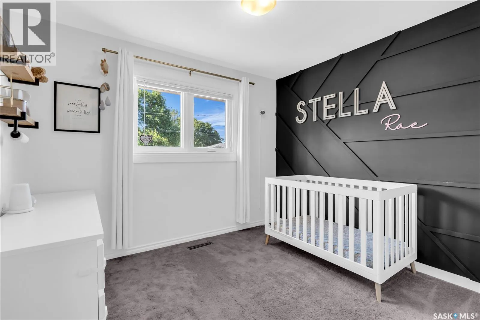 1035 Hall STREET W
