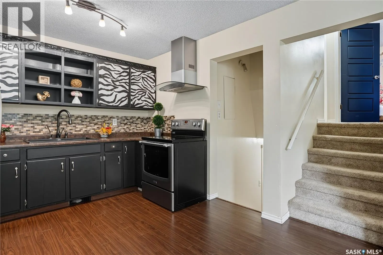18 Lawrie BAY
