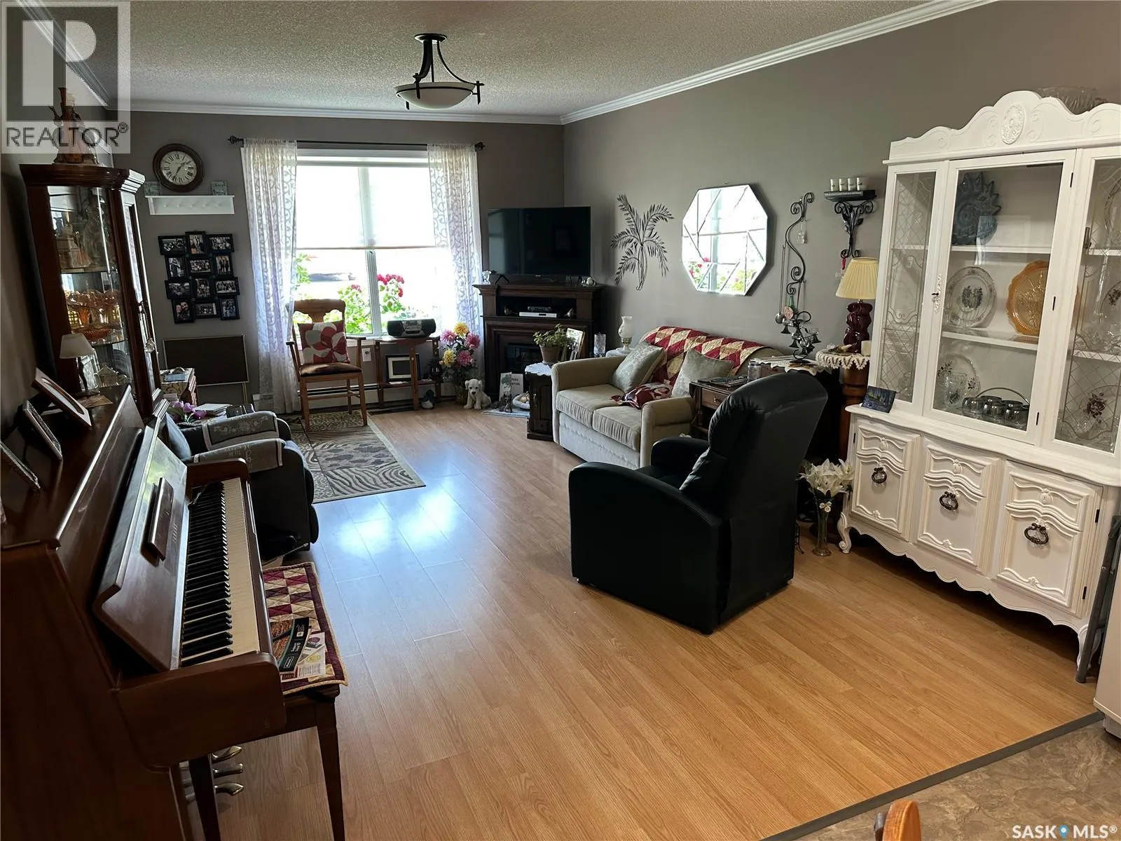 7 5004 5th STREET