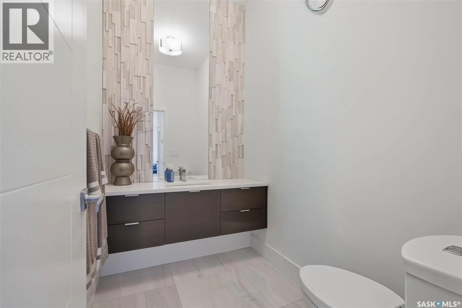 125 Gillies BAY