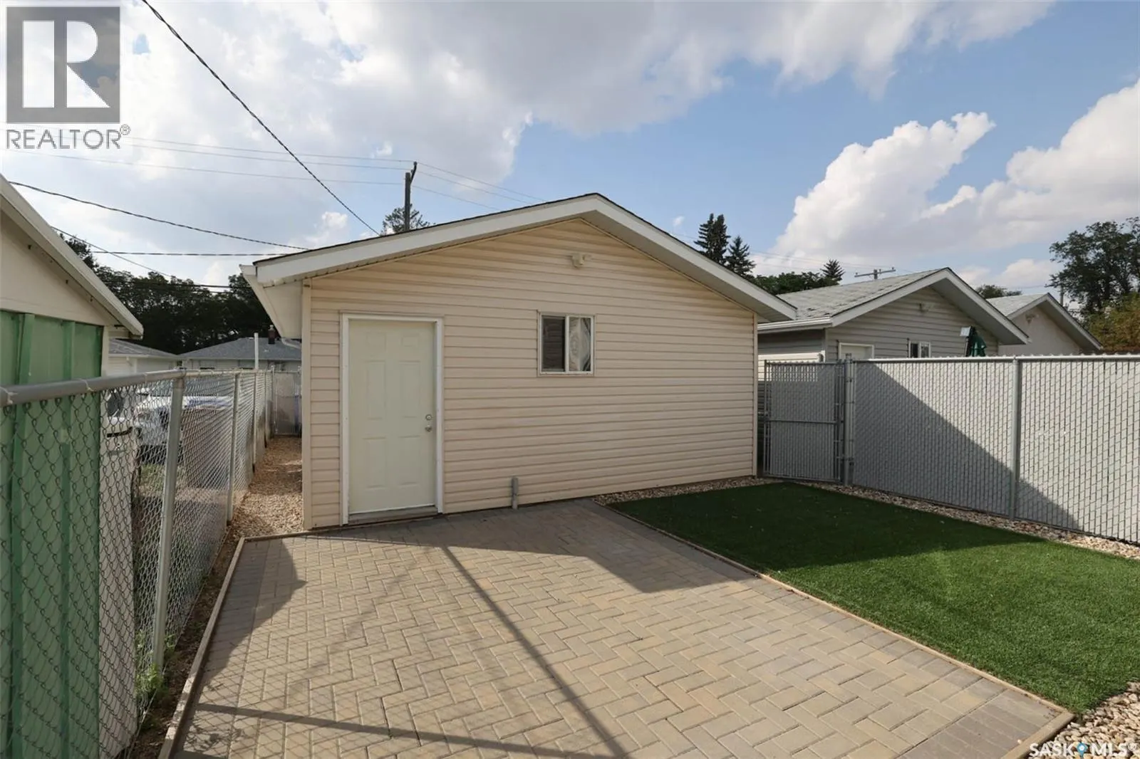 348 Robinson STREET