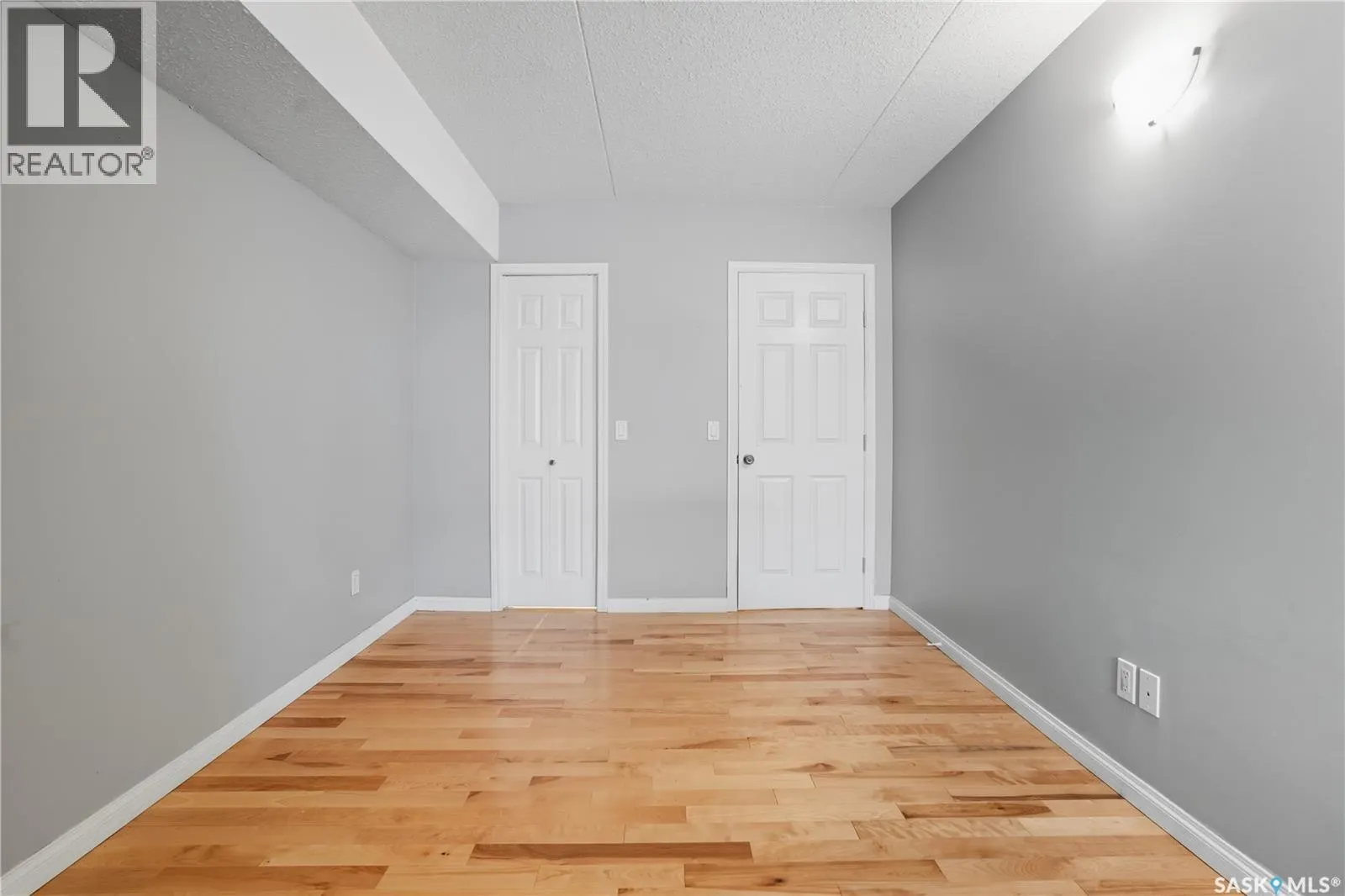 300 160 Gore PLACE