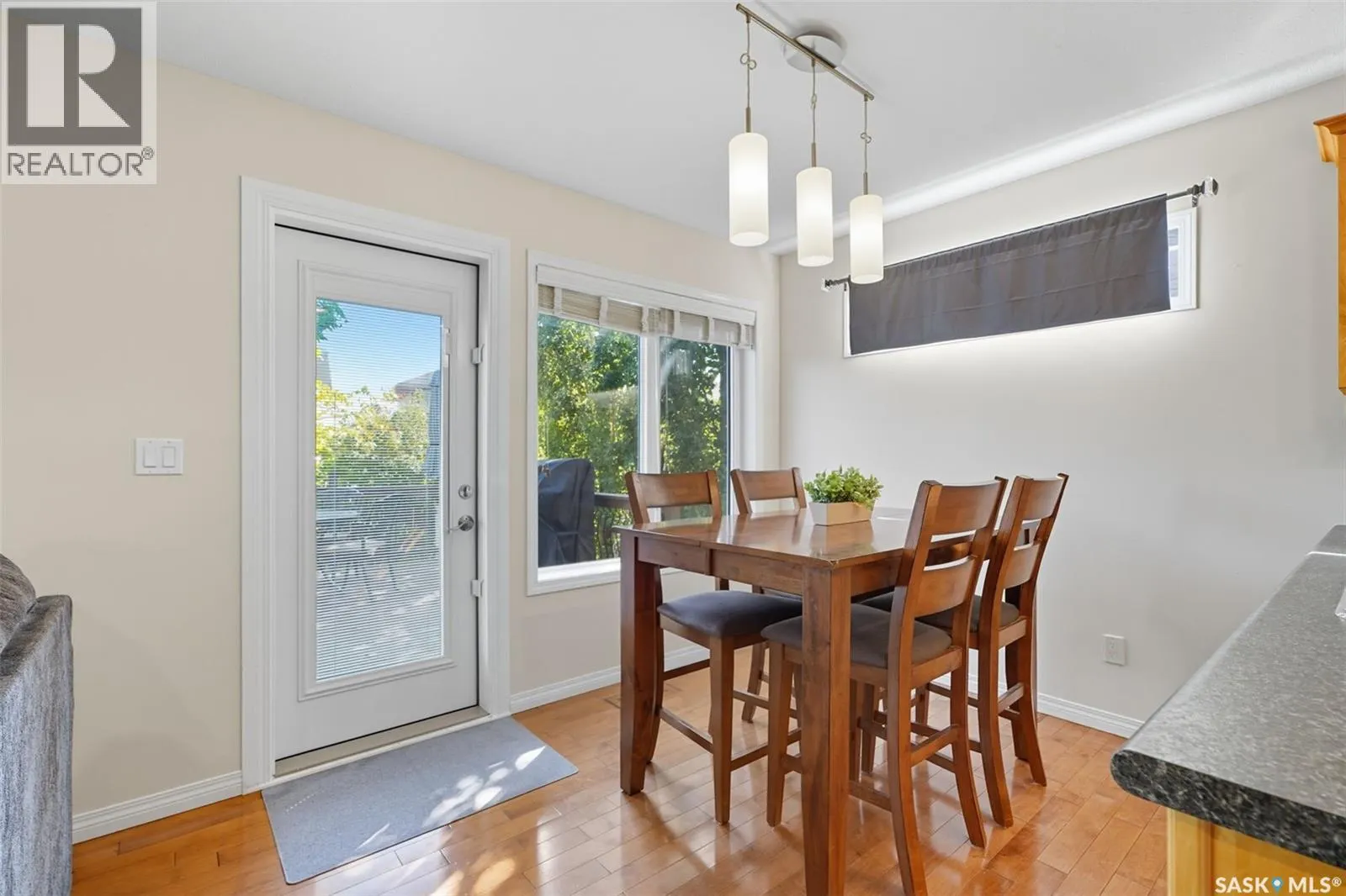206 Martin CRESCENT