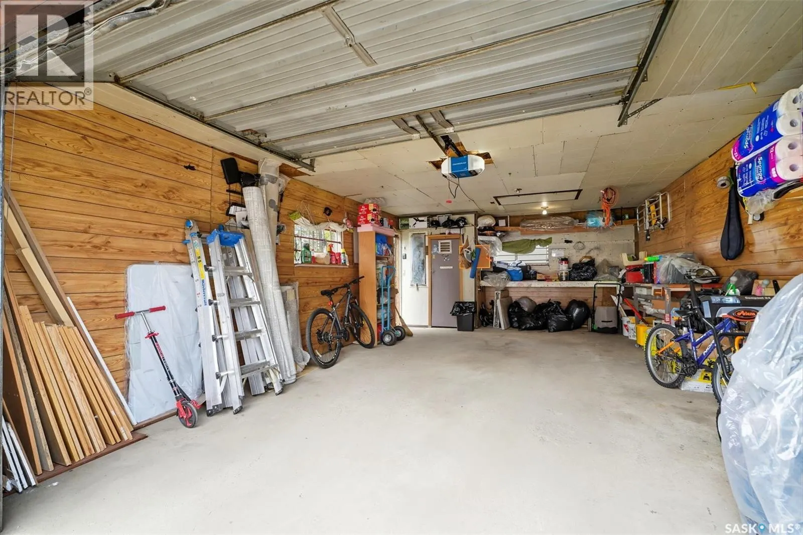 2123 20th STREET W