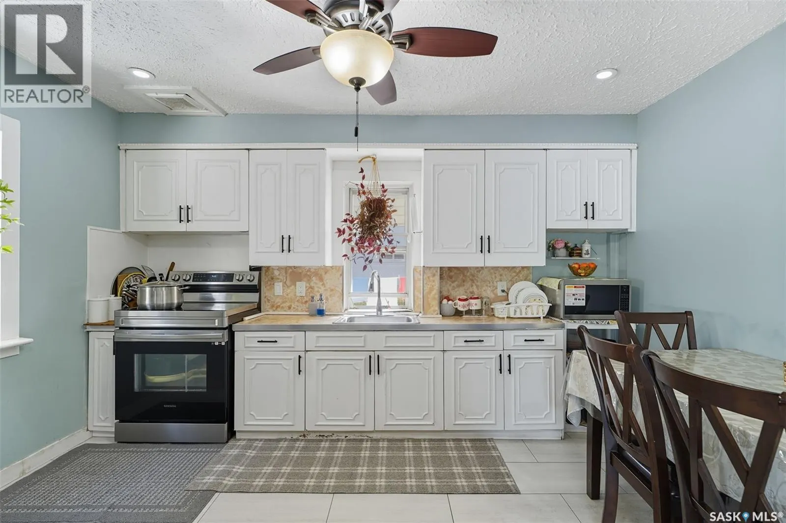 2123 20th STREET W