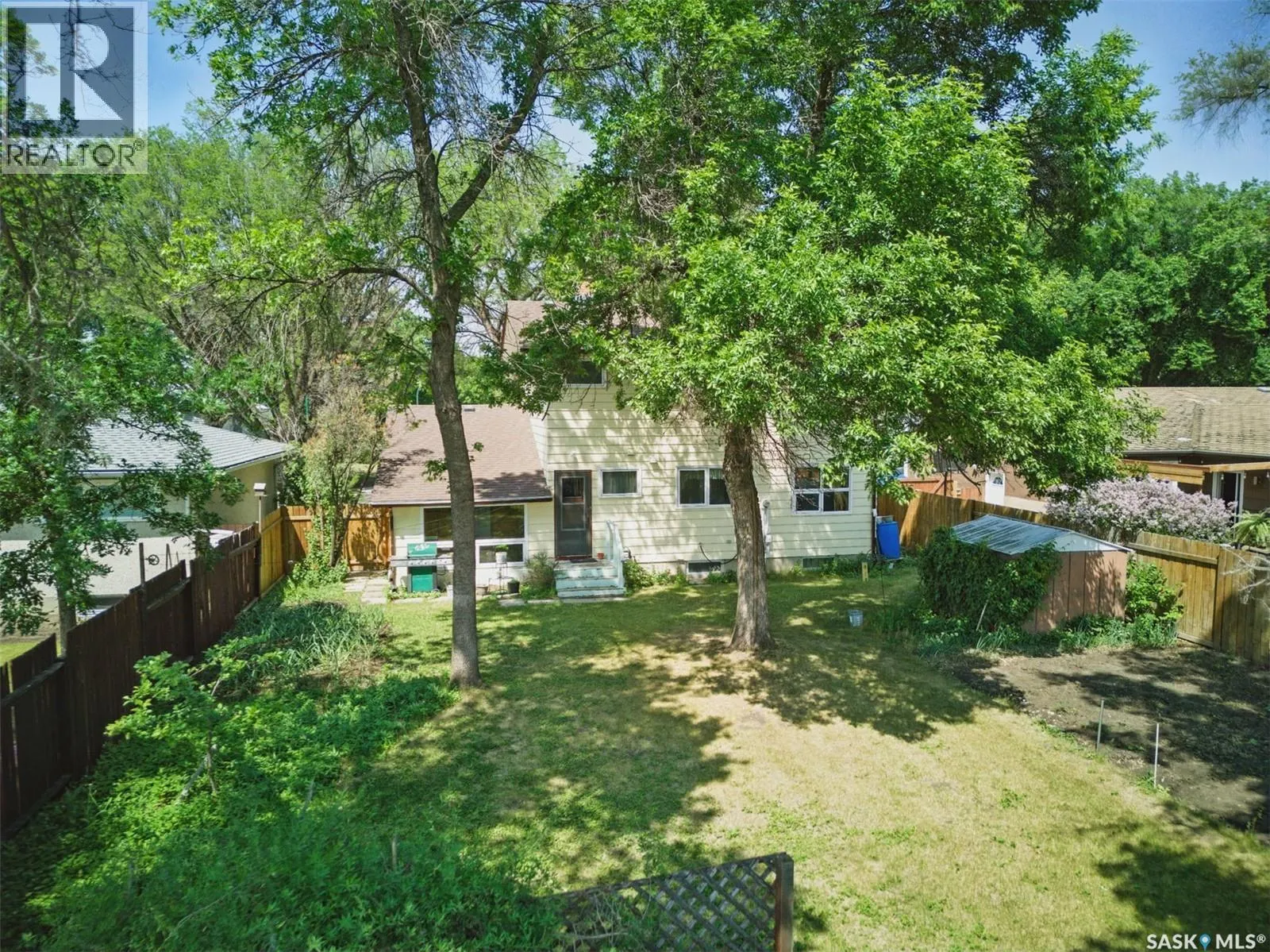 118 EAST DRIVE