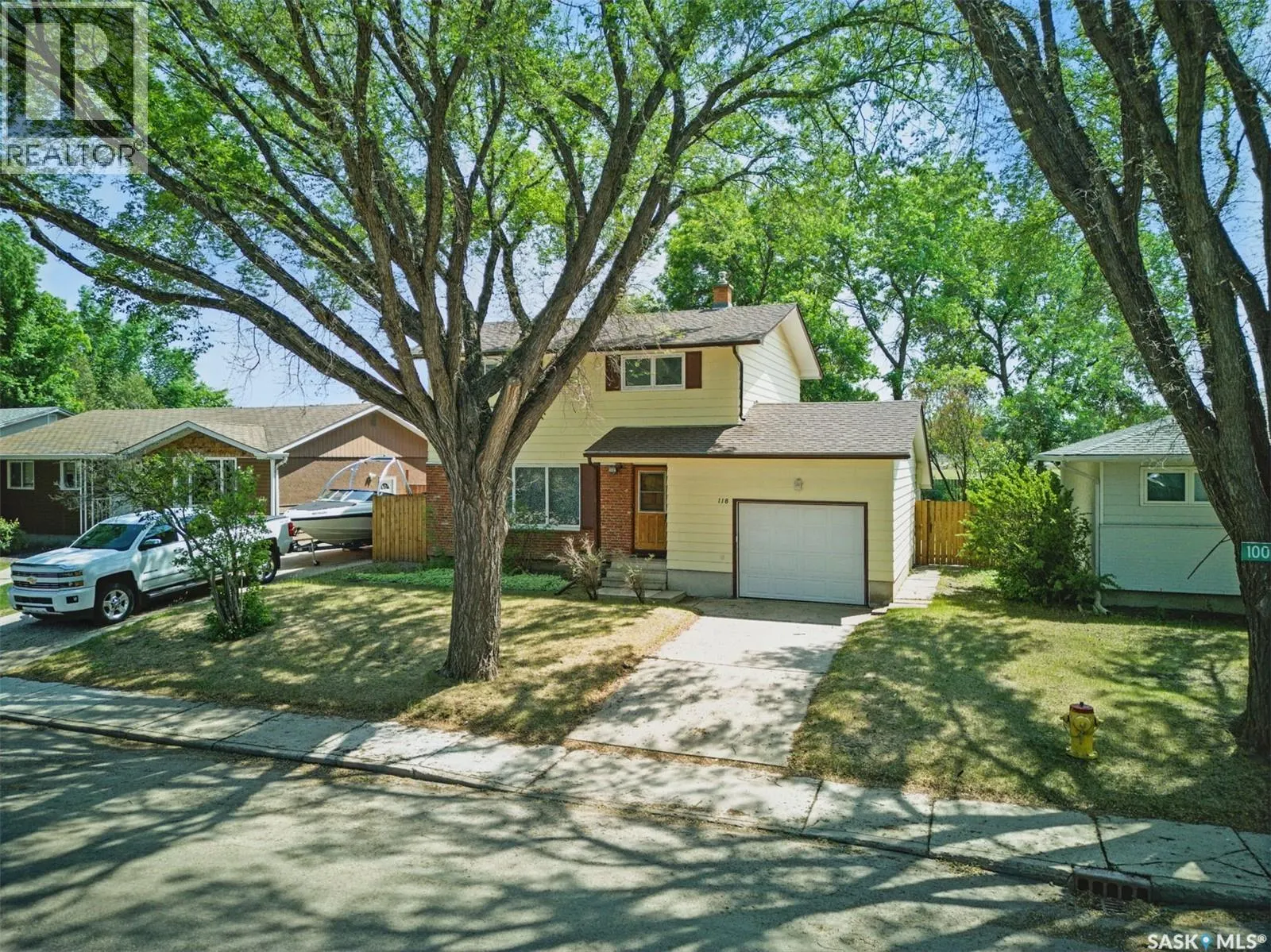 118 EAST DRIVE