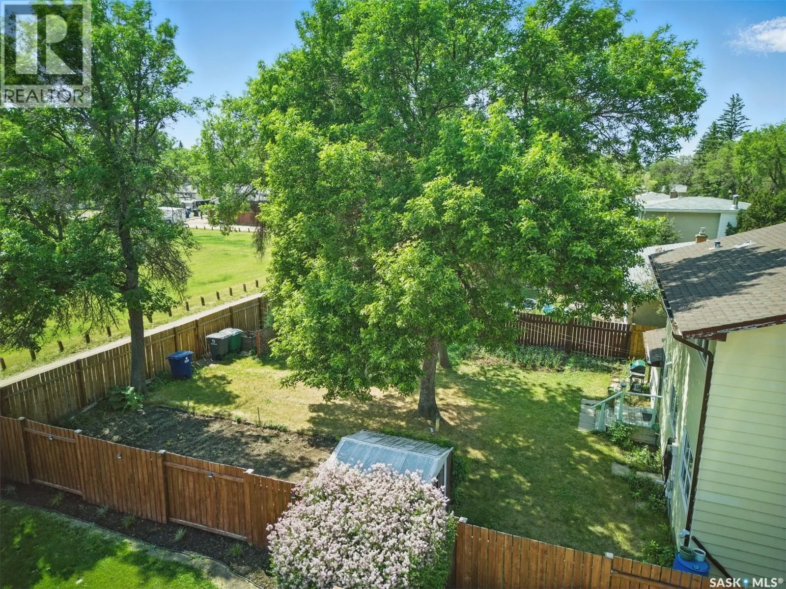 118 EAST DRIVE