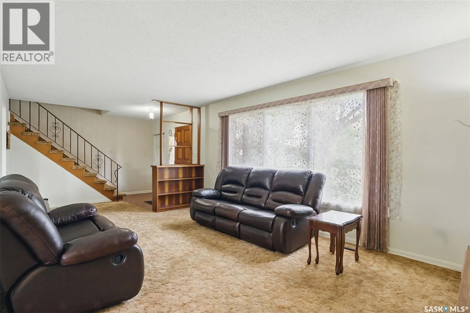 118 EAST DRIVE