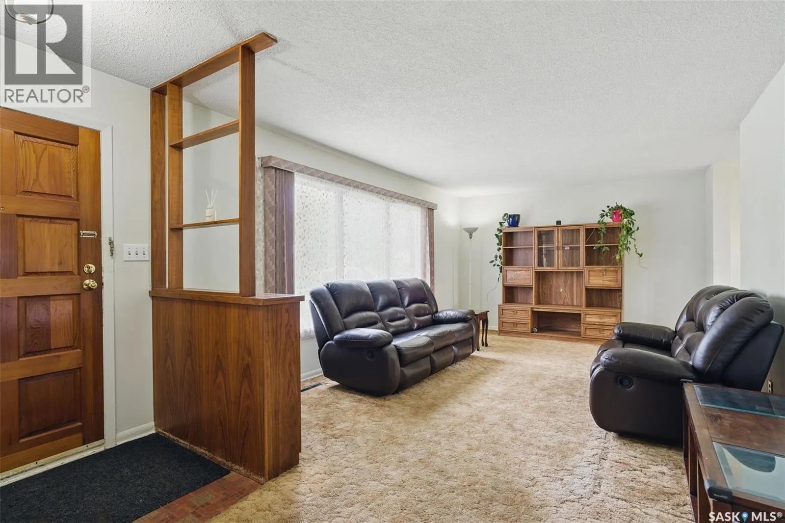 118 EAST DRIVE