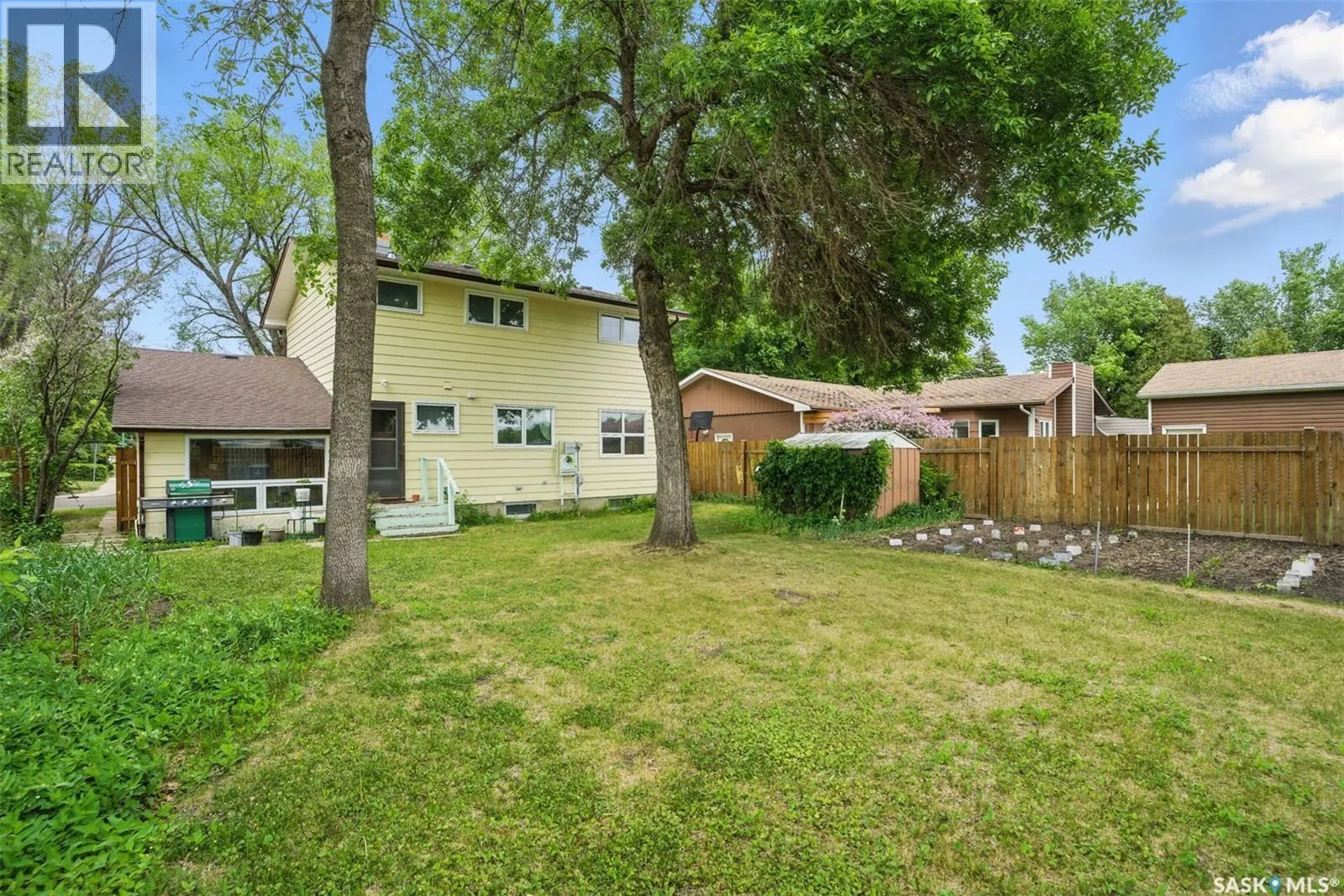 118 EAST DRIVE