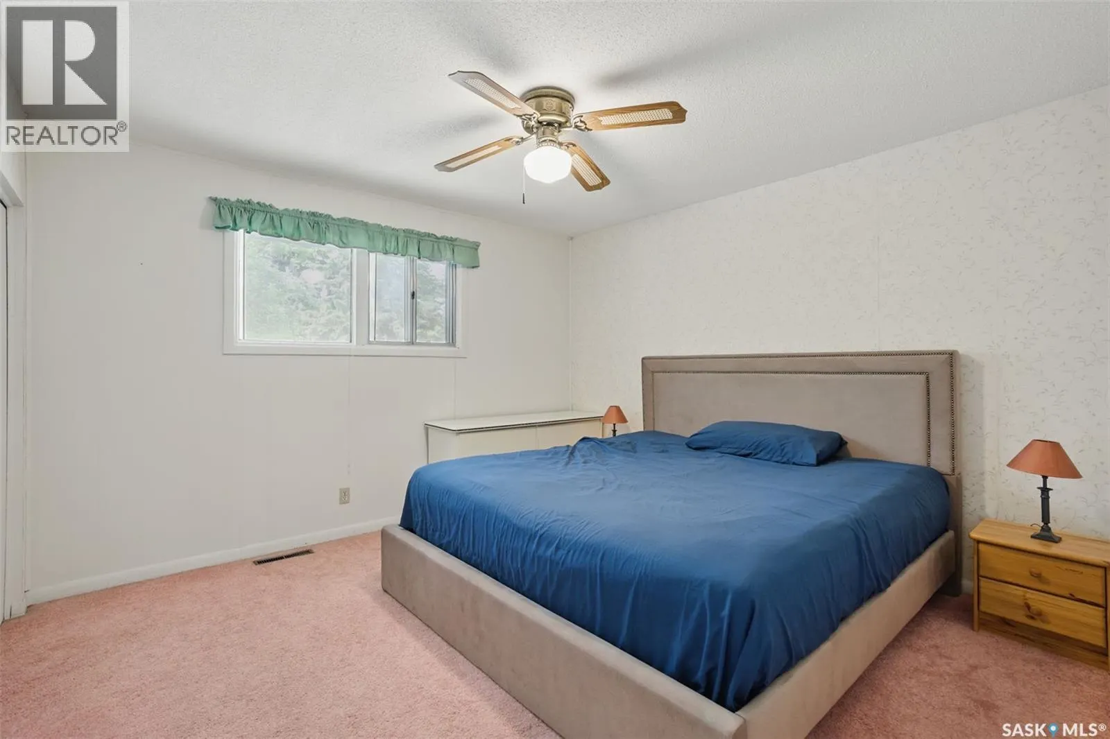 118 EAST DRIVE