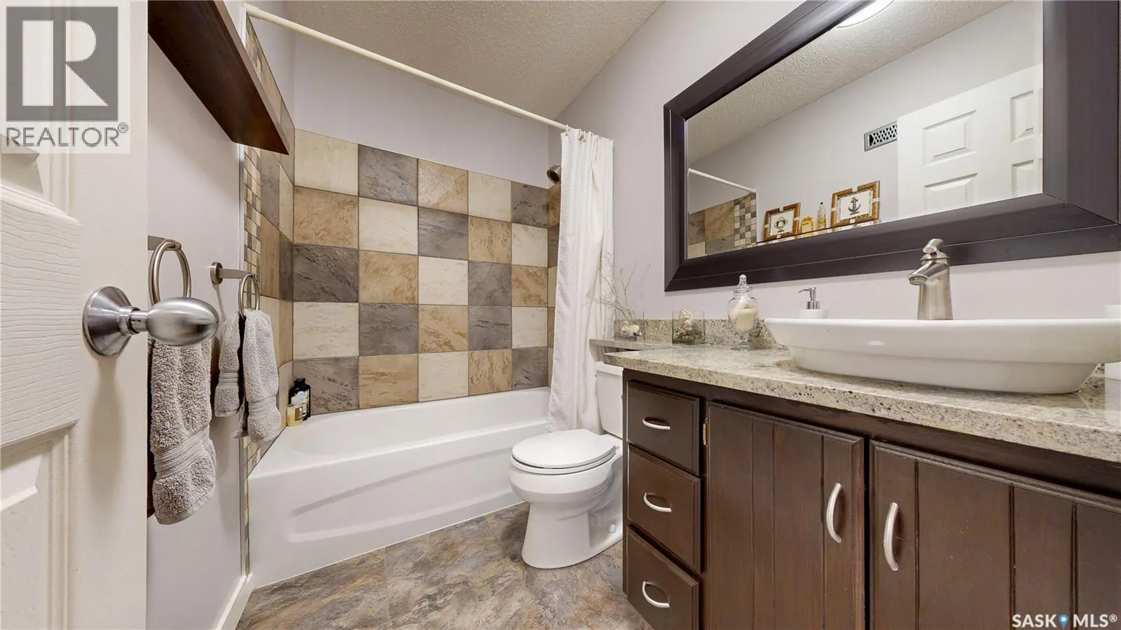 2842 AUDETTE BAY E