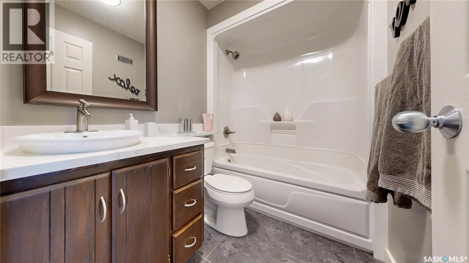 2842 AUDETTE BAY E