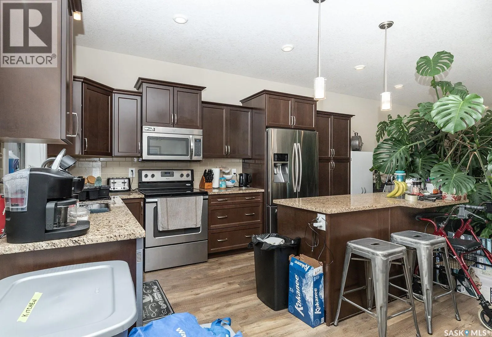 2 3214 11th STREET W