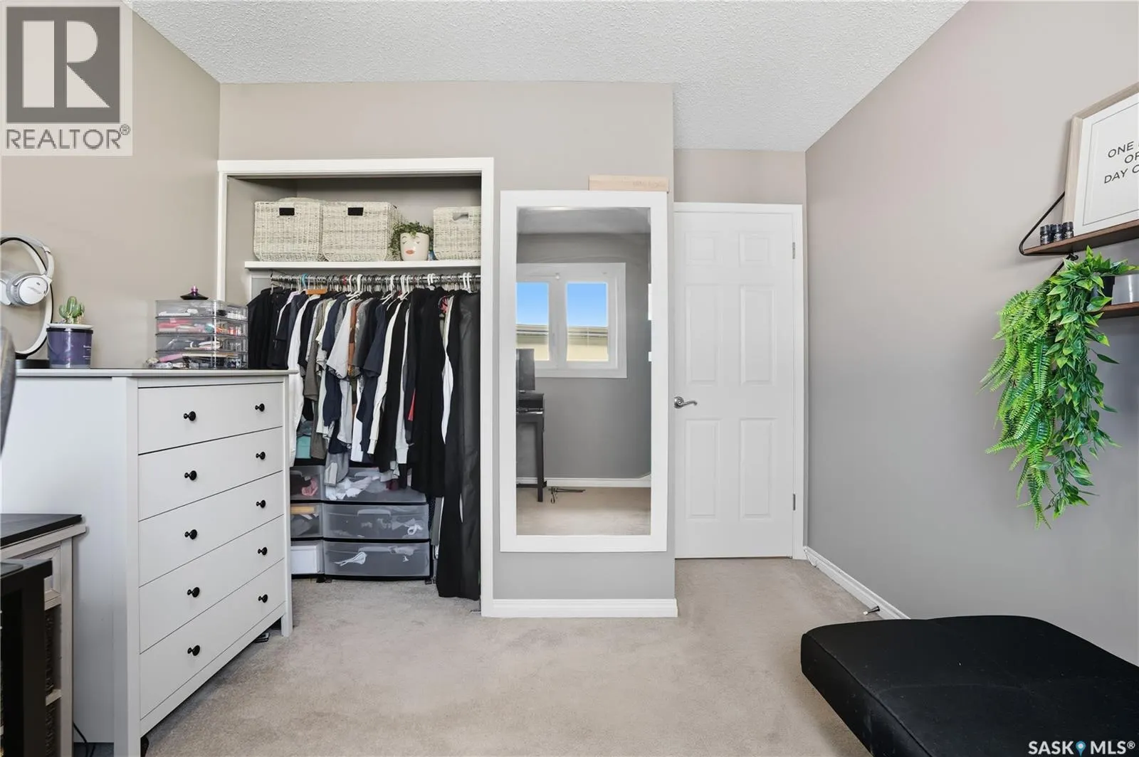 1030 Victory CRESCENT