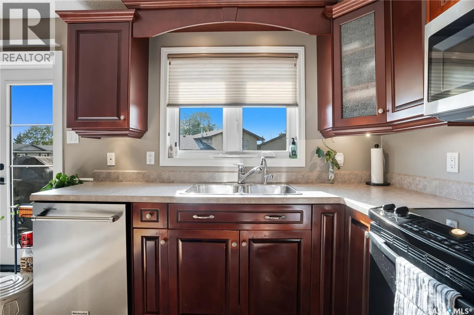 1030 Victory CRESCENT