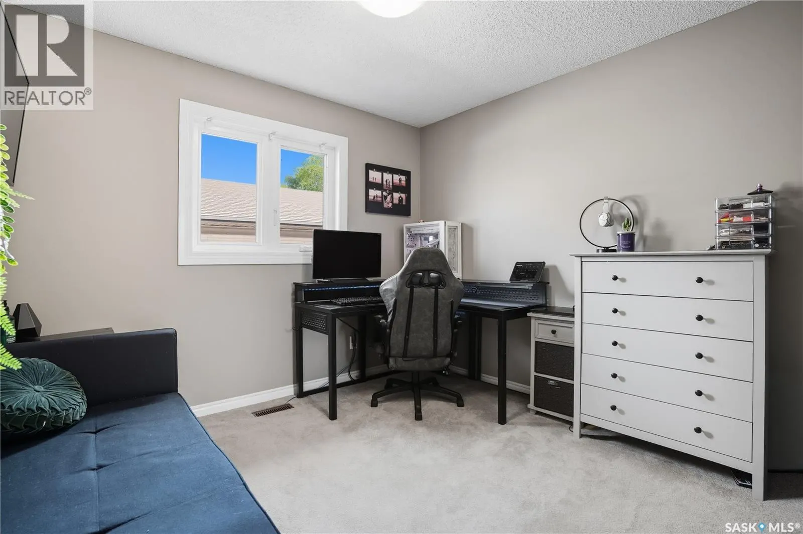 1030 Victory CRESCENT