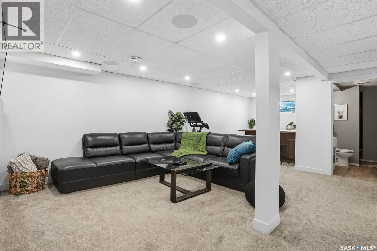 1030 Victory CRESCENT
