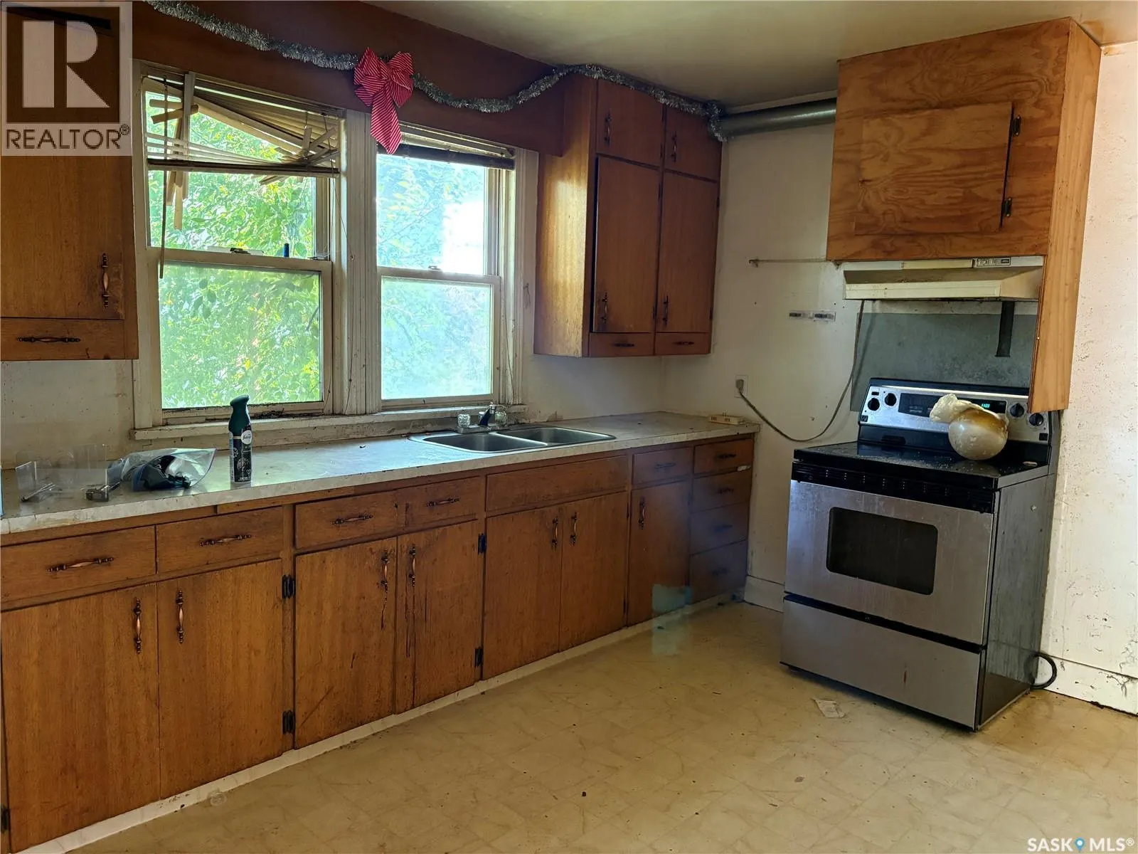 911 23rd STREET W