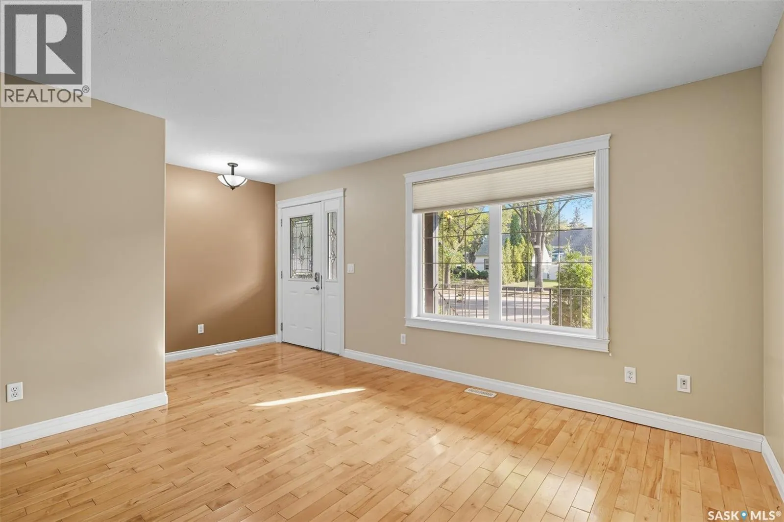 205 Taylor STREET W