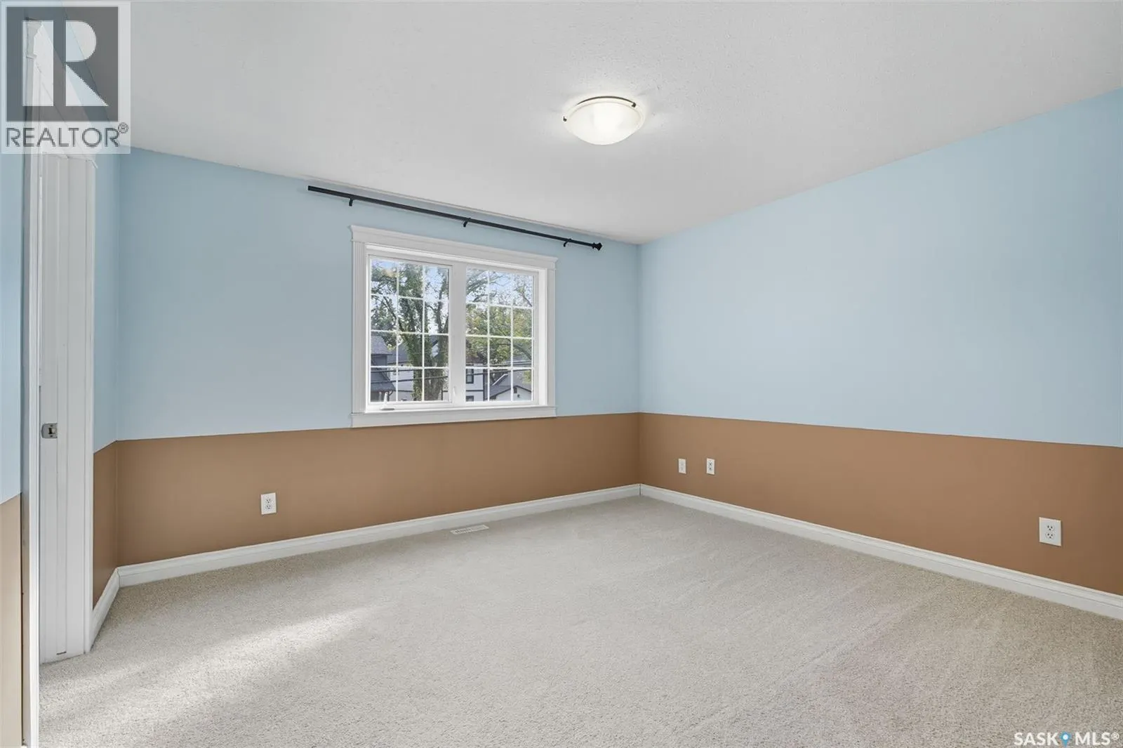 205 Taylor STREET W