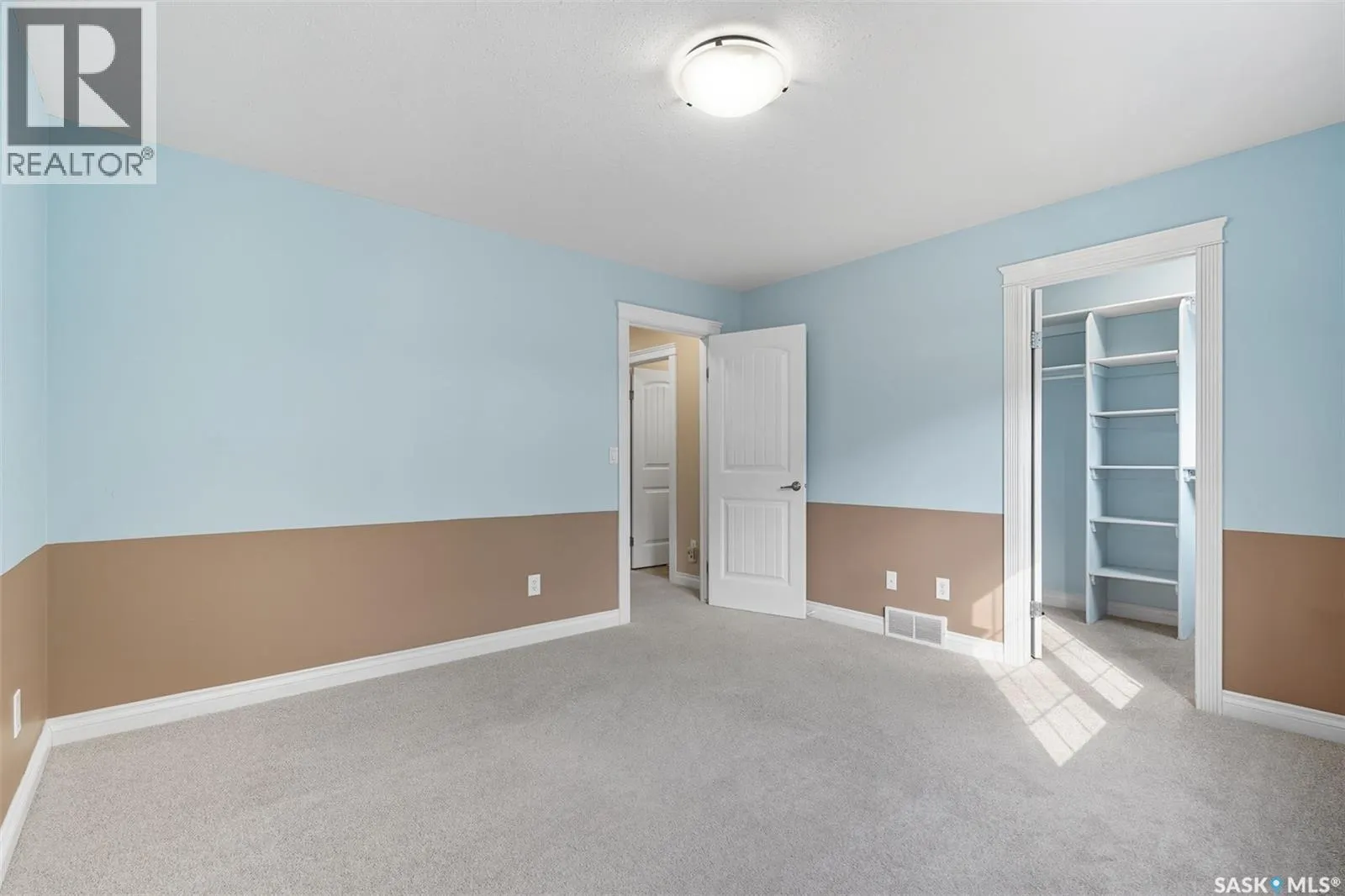 205 Taylor STREET W