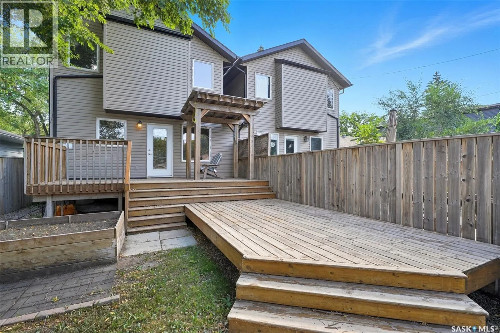 205 Taylor STREET W