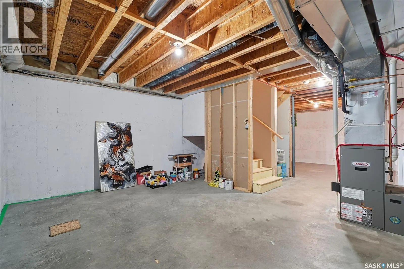 205 Taylor STREET W