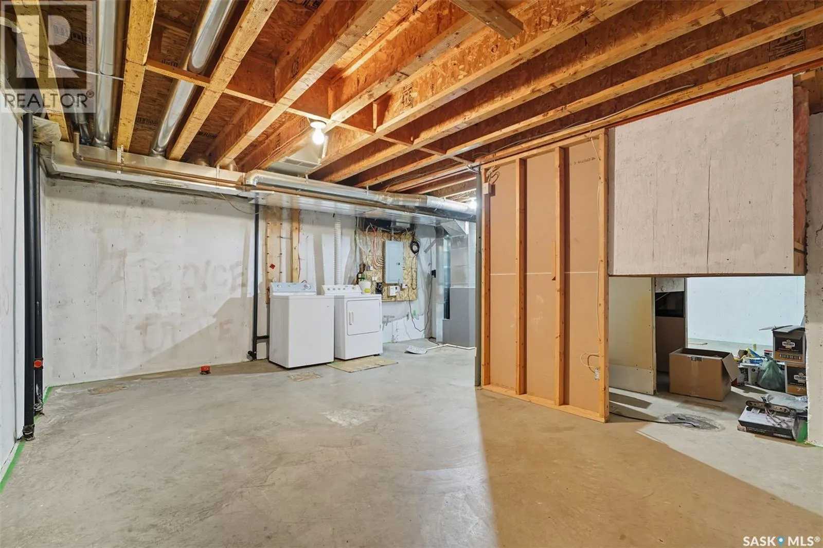 205 Taylor STREET W