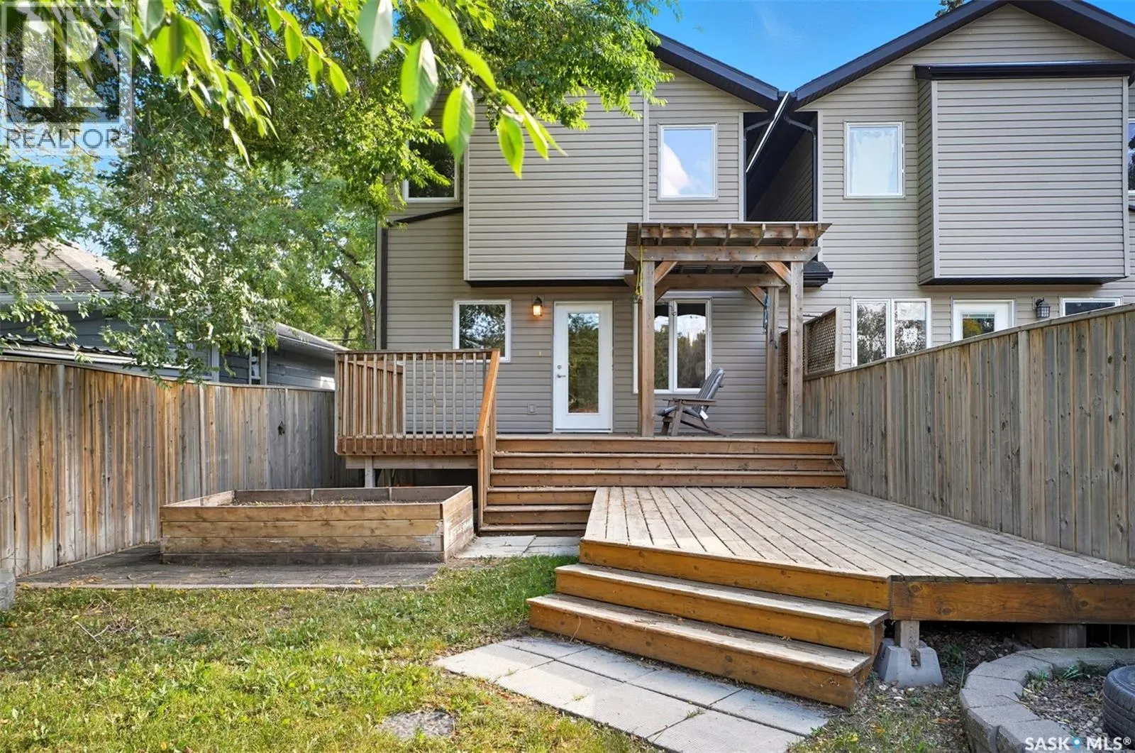 205 Taylor STREET W