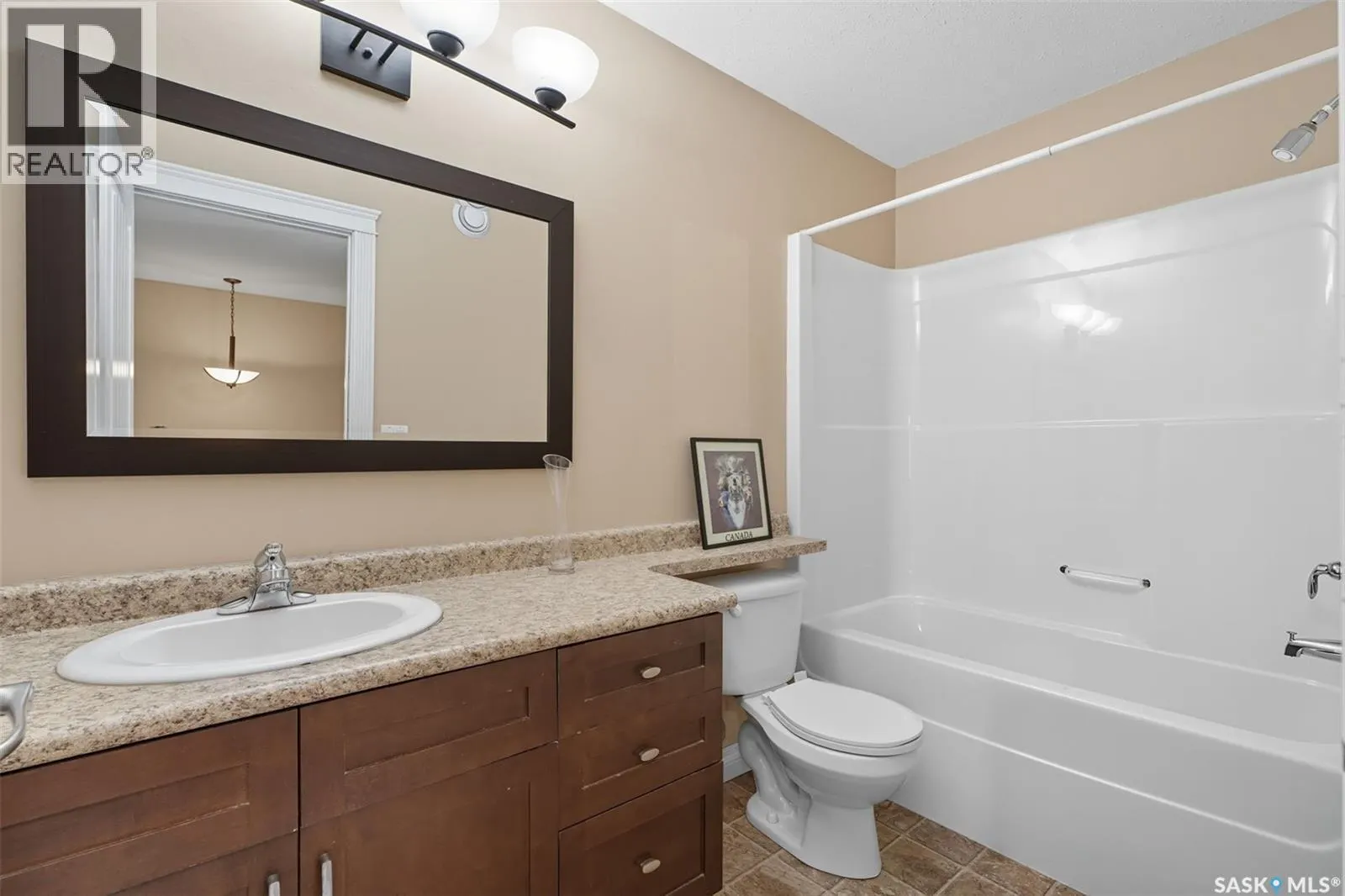 205 Taylor STREET W