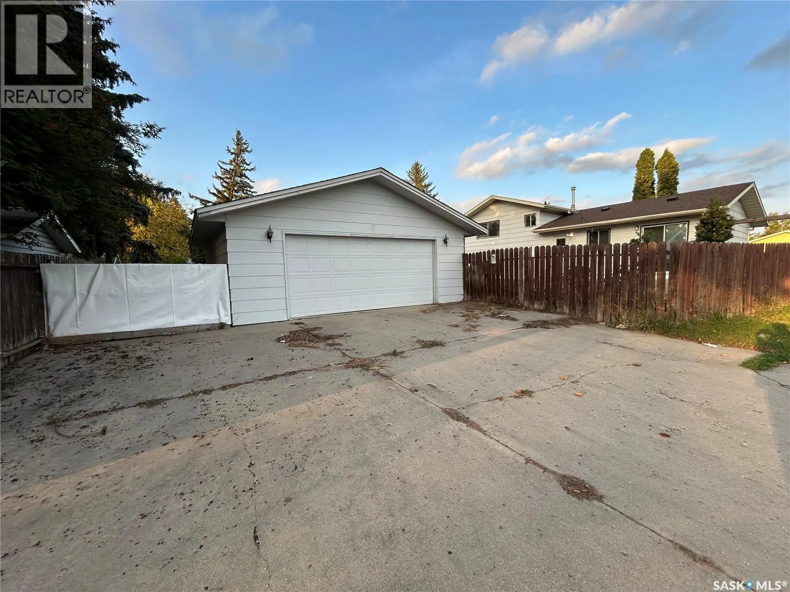 238 Thomas CRESCENT