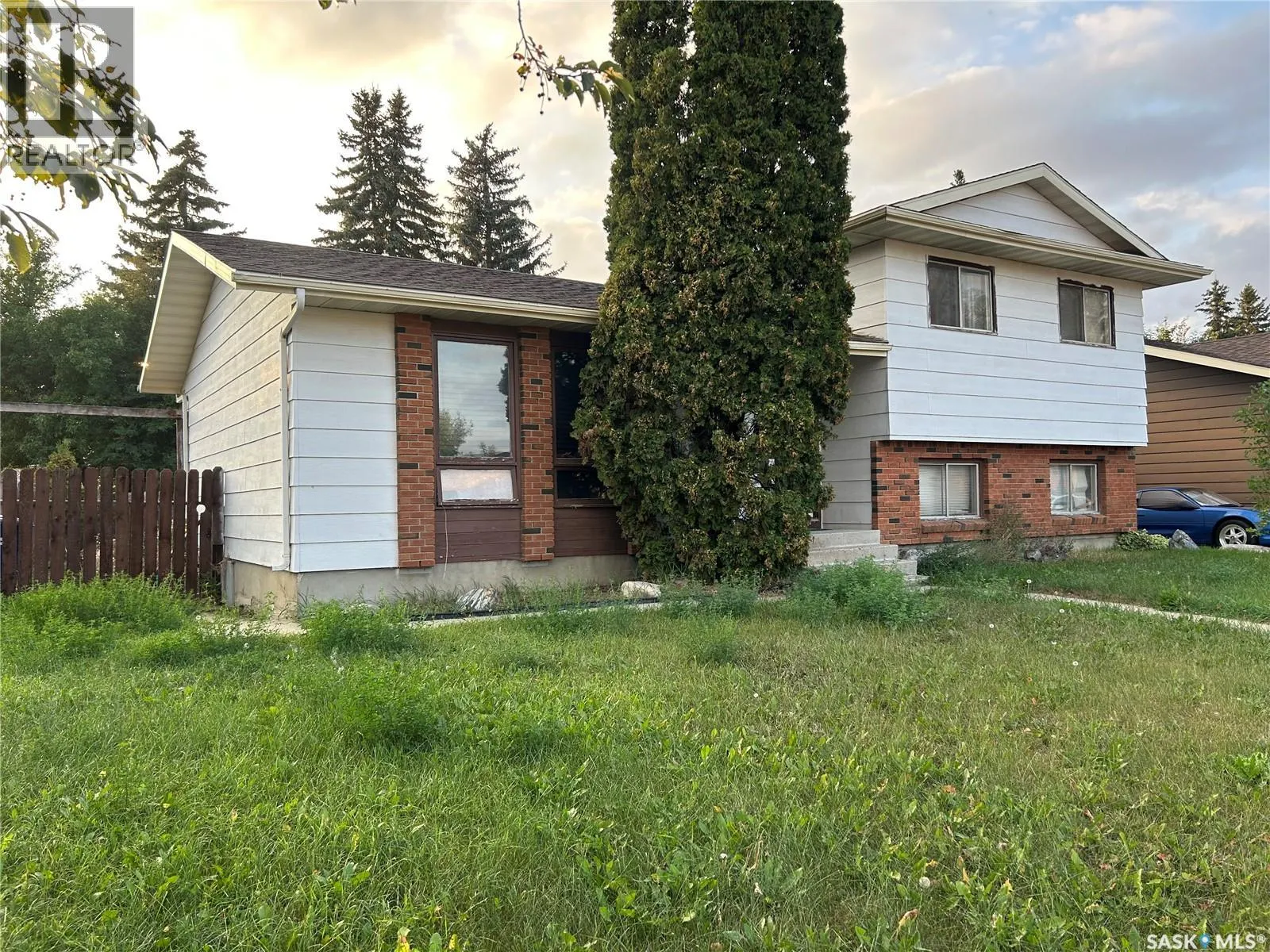 238 Thomas CRESCENT