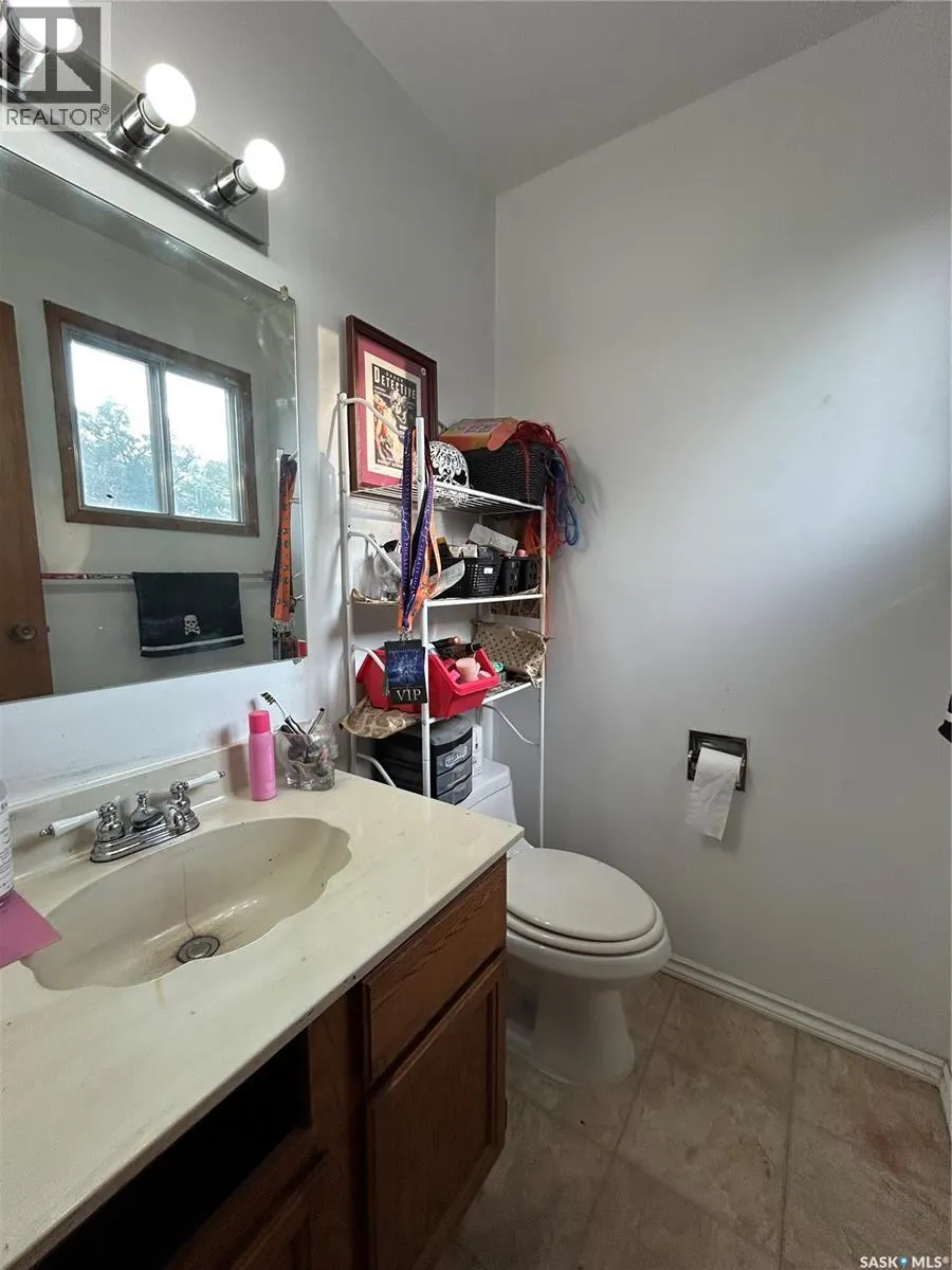 238 Thomas CRESCENT