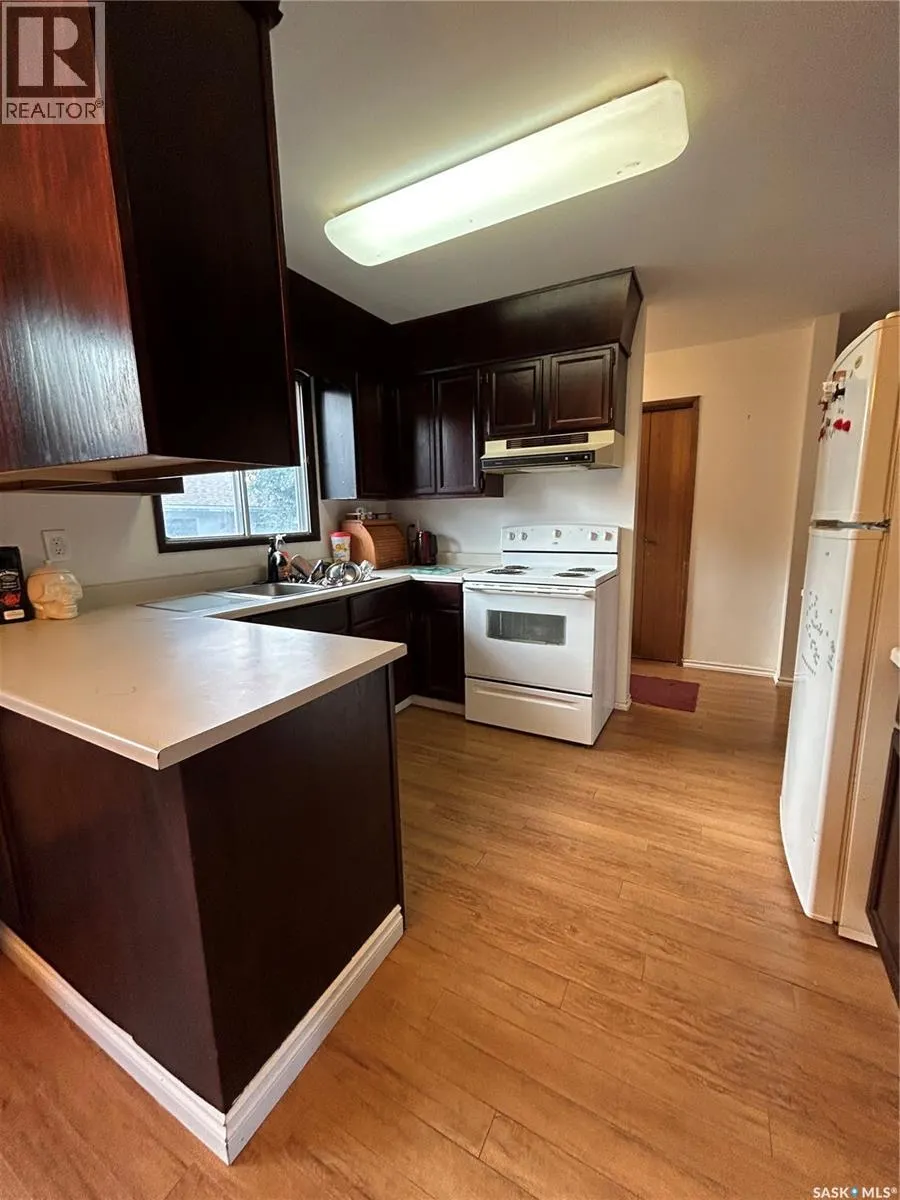 238 Thomas CRESCENT