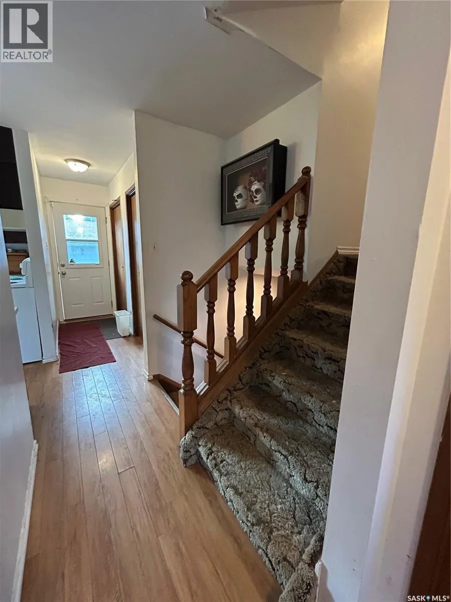 238 Thomas CRESCENT