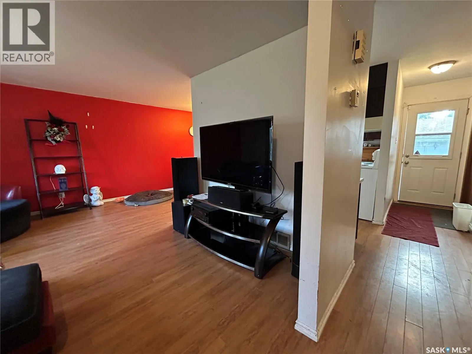238 Thomas CRESCENT