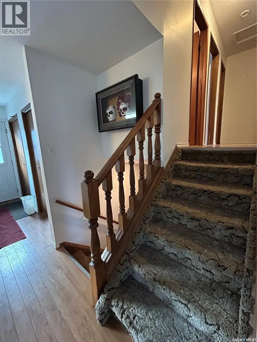 238 Thomas CRESCENT