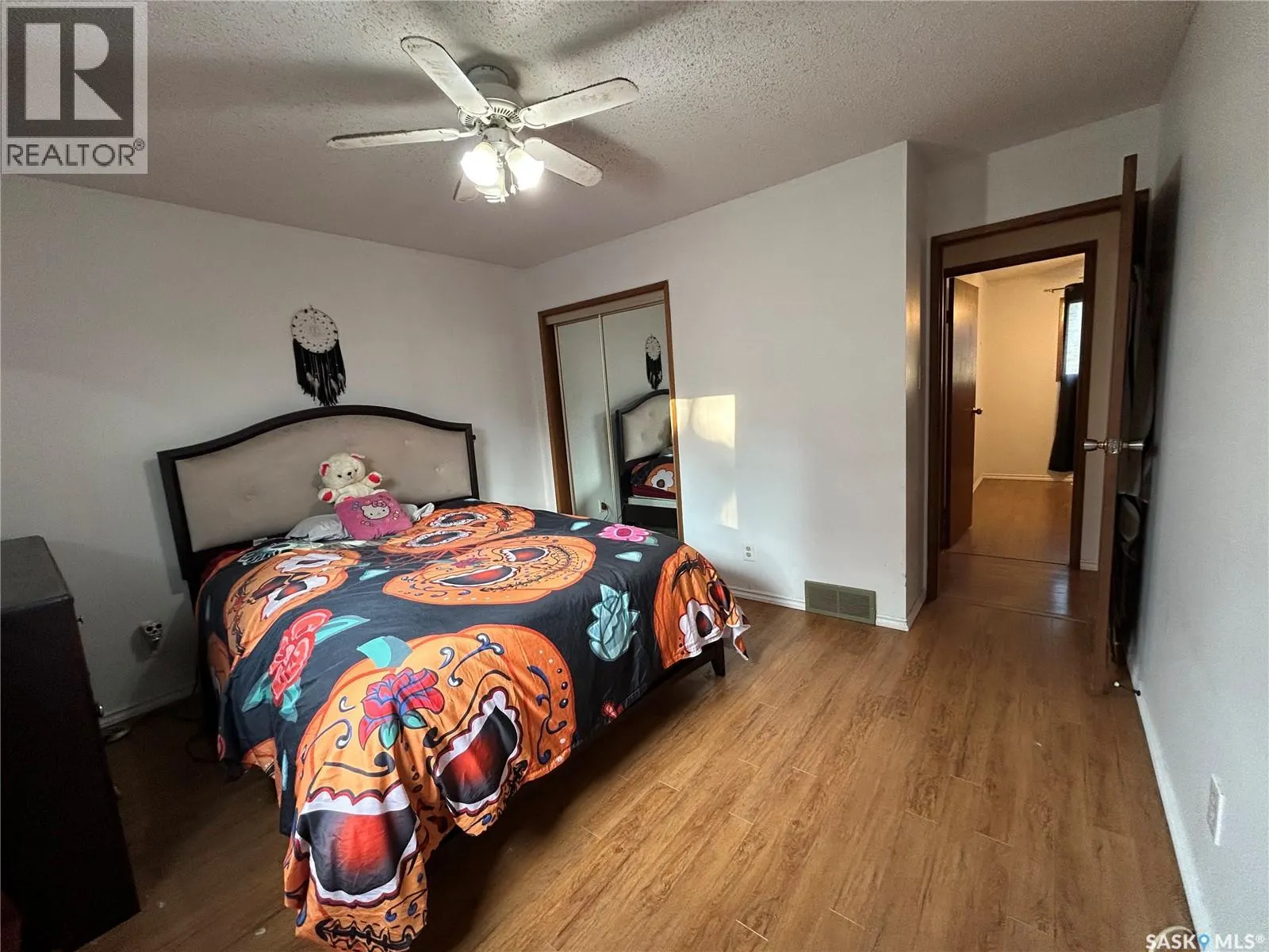 238 Thomas CRESCENT